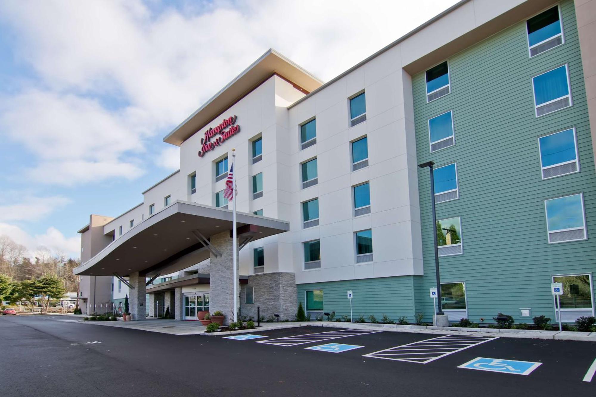 Hampton Inn & Suites Bellevue Downtown/Seattle Exterior photo