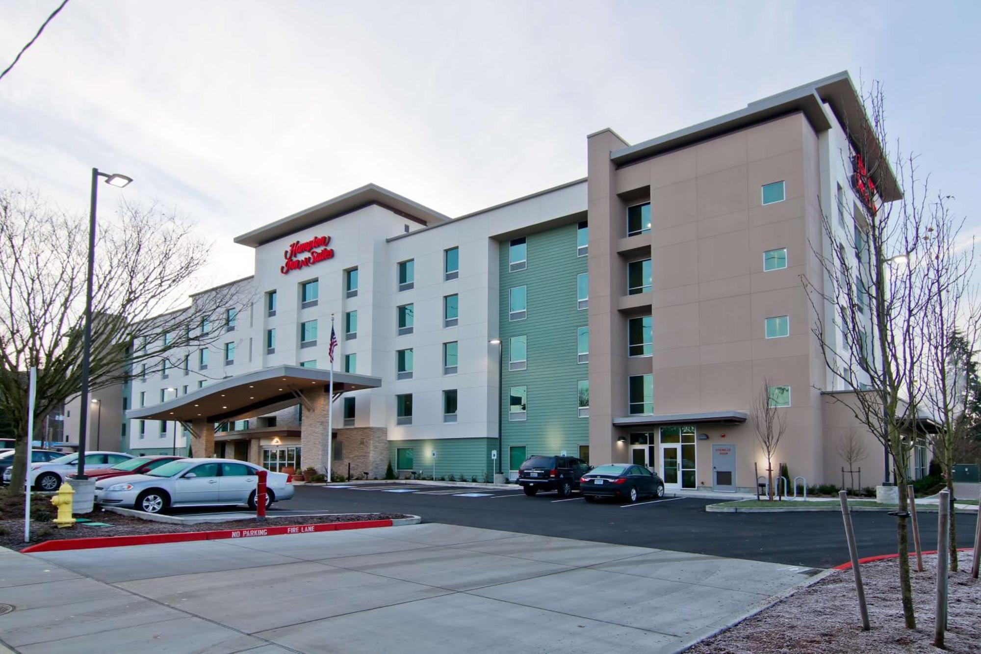 Hampton Inn & Suites Bellevue Downtown/Seattle Exterior photo